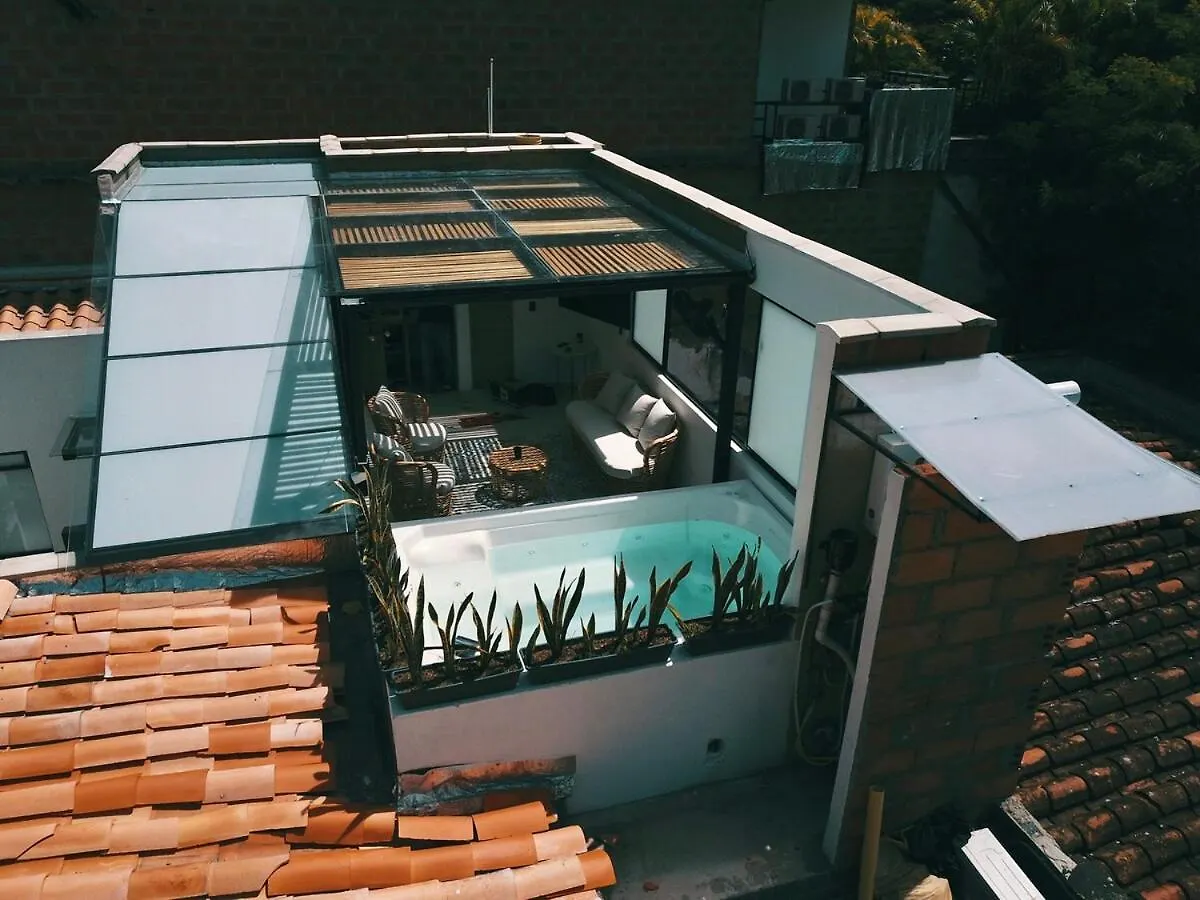 Nowa Bora Bora Apt - Huge Jacuzzi, Rooftop & Ac In Provenza Medellin