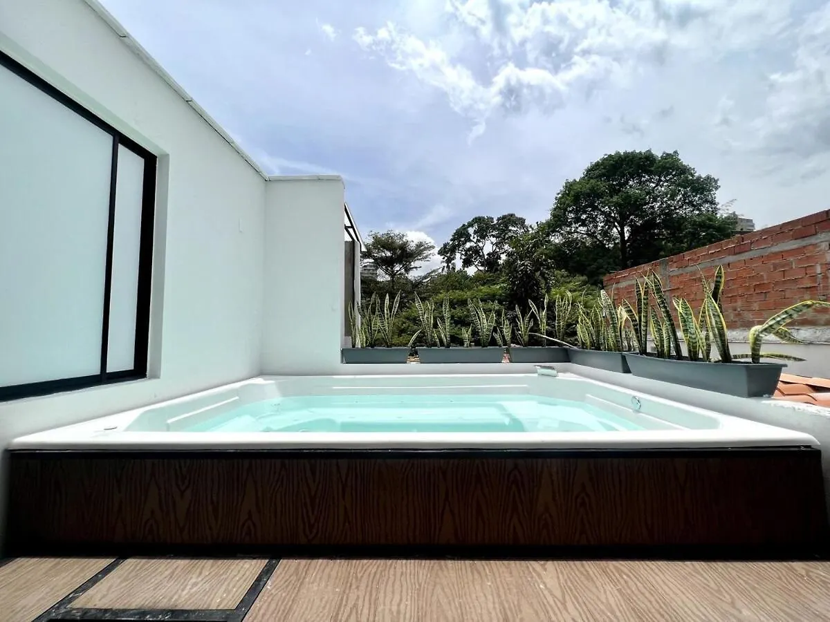 Apartment Nowa Bora Bora Apt - Huge Jacuzzi, Rooftop & Ac In Provenza Medellin